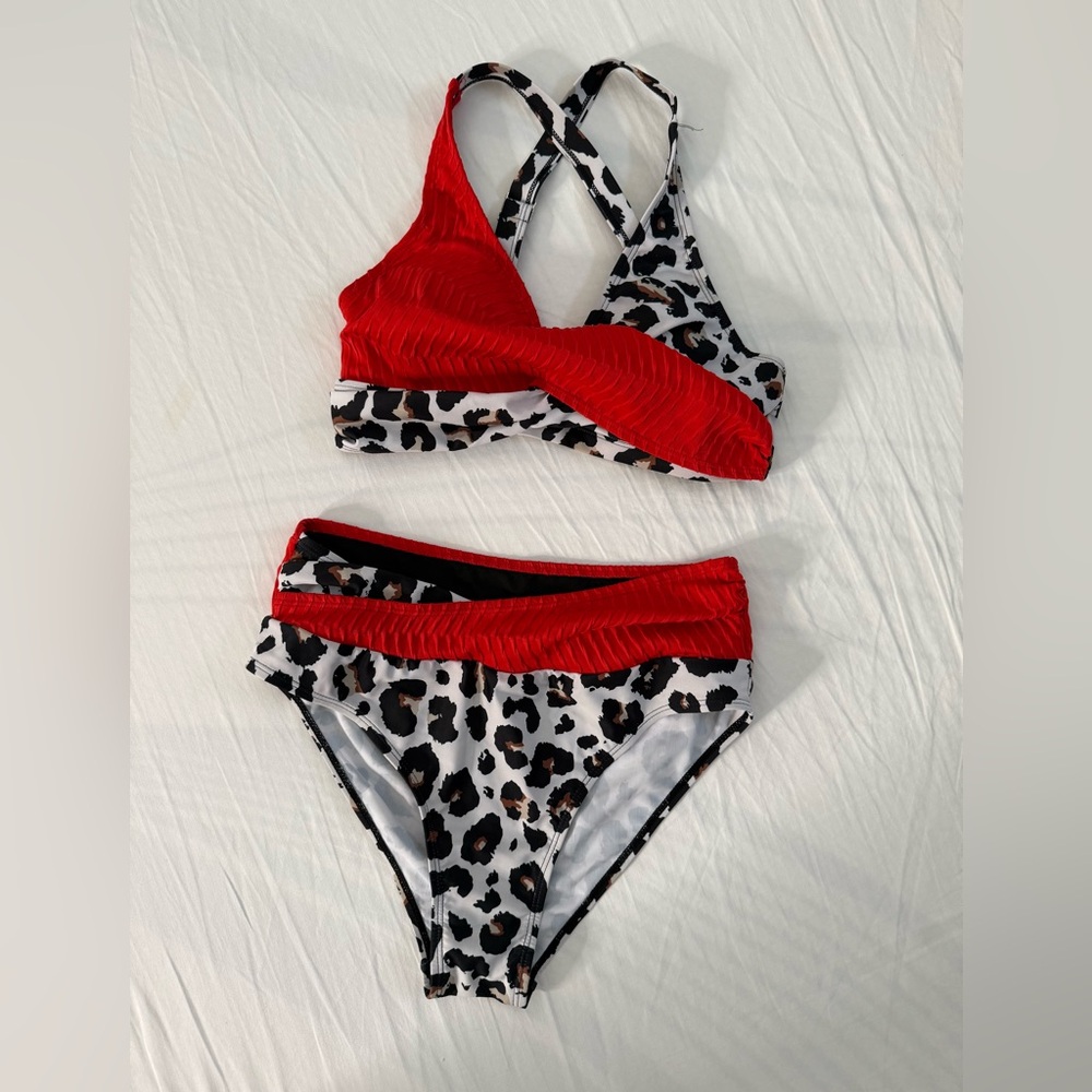 ‼️Red and Leopard Print Bikini Set‼️